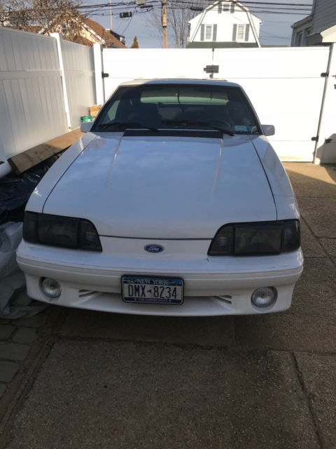 1990 Mustang 302 V8 Edelbrock Carb and Manifold ,Crane Cam , Headers, 5 Speed 1990 Ford Mustang