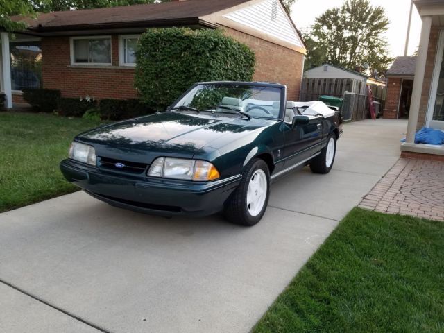 1990 Mustang 5.0 Convertible 7-up Edition 56,200 miles 1990 Ford Mustang LX