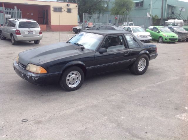 1990 Ford Mustang - photo 2