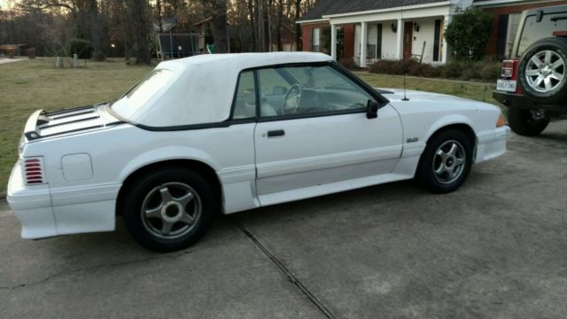 1990 MUSTANG GT COVERTIBLE TRIPLE WHITE ONLY 3300 WHITE GT'S PRODUCED 90 1990 Ford Mustang
