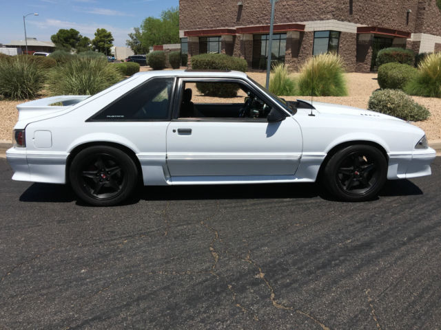 1990 Ford Mustang - photo 2