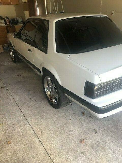 1990 Ford Mustang - photo 3