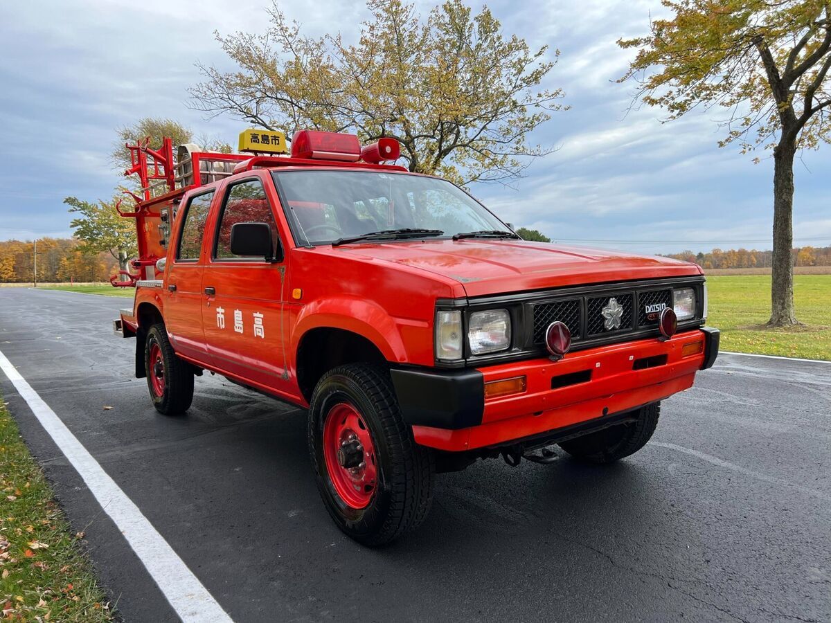 1990 Nissan D21 Fire Truck - photo 3