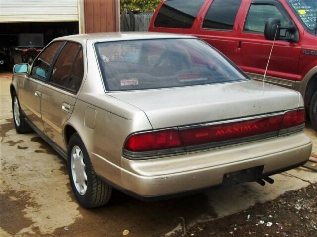 1990 Nissan Maxima GXE - photo 3