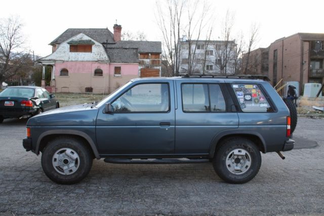 1990 Nissan Pathfinder SE - photo 2