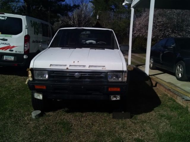 1990 Nissan Pathfinder - photo 2