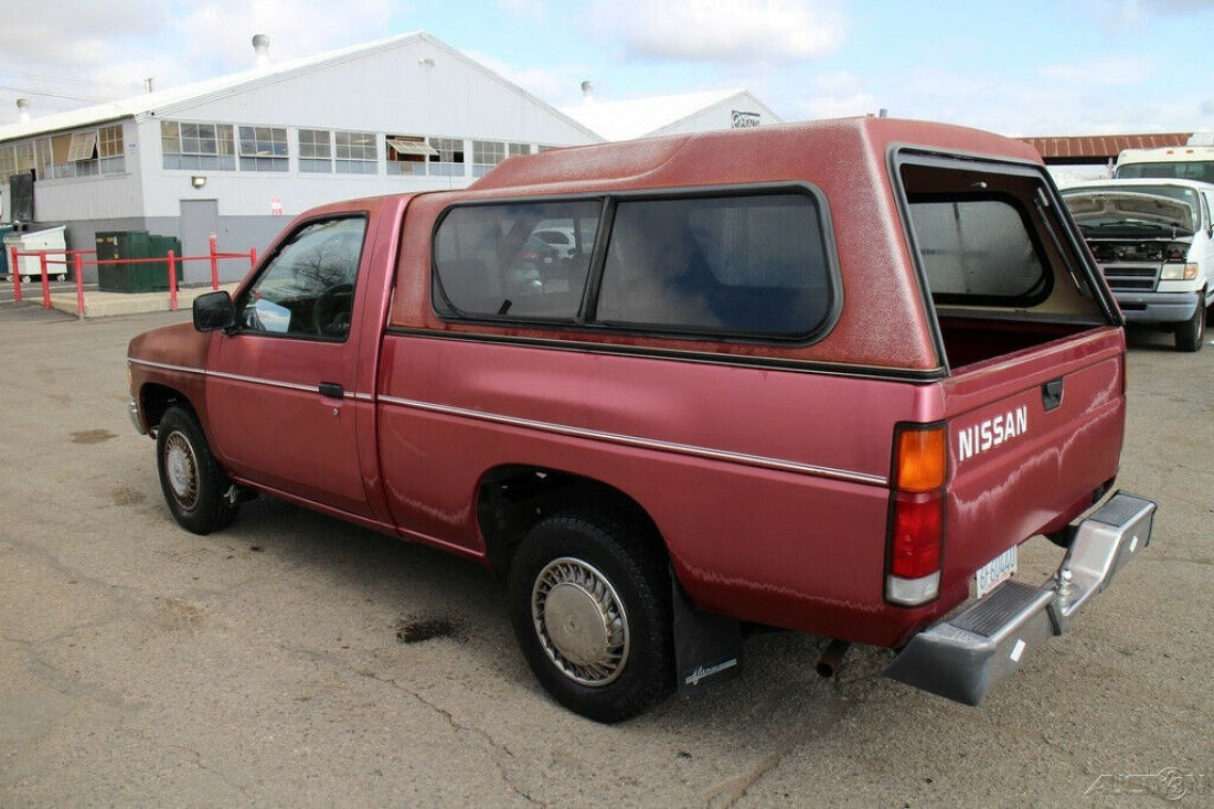 1990 Nissan Truck - photo 3