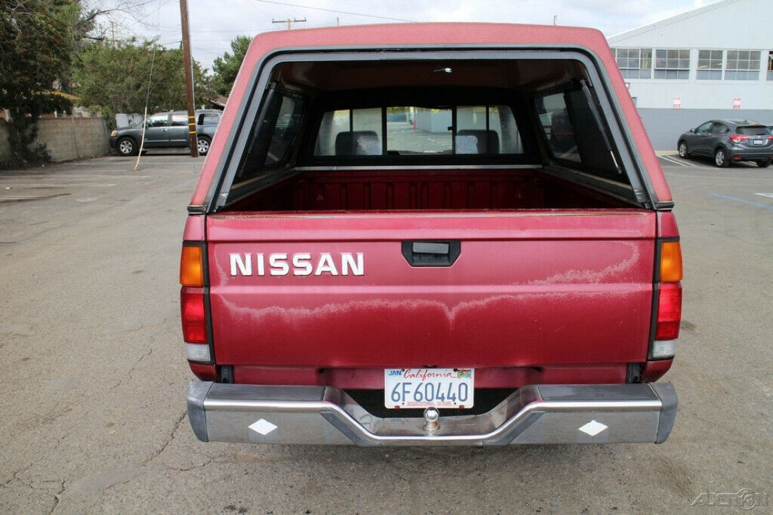 1990 Nissan Truck - photo 4