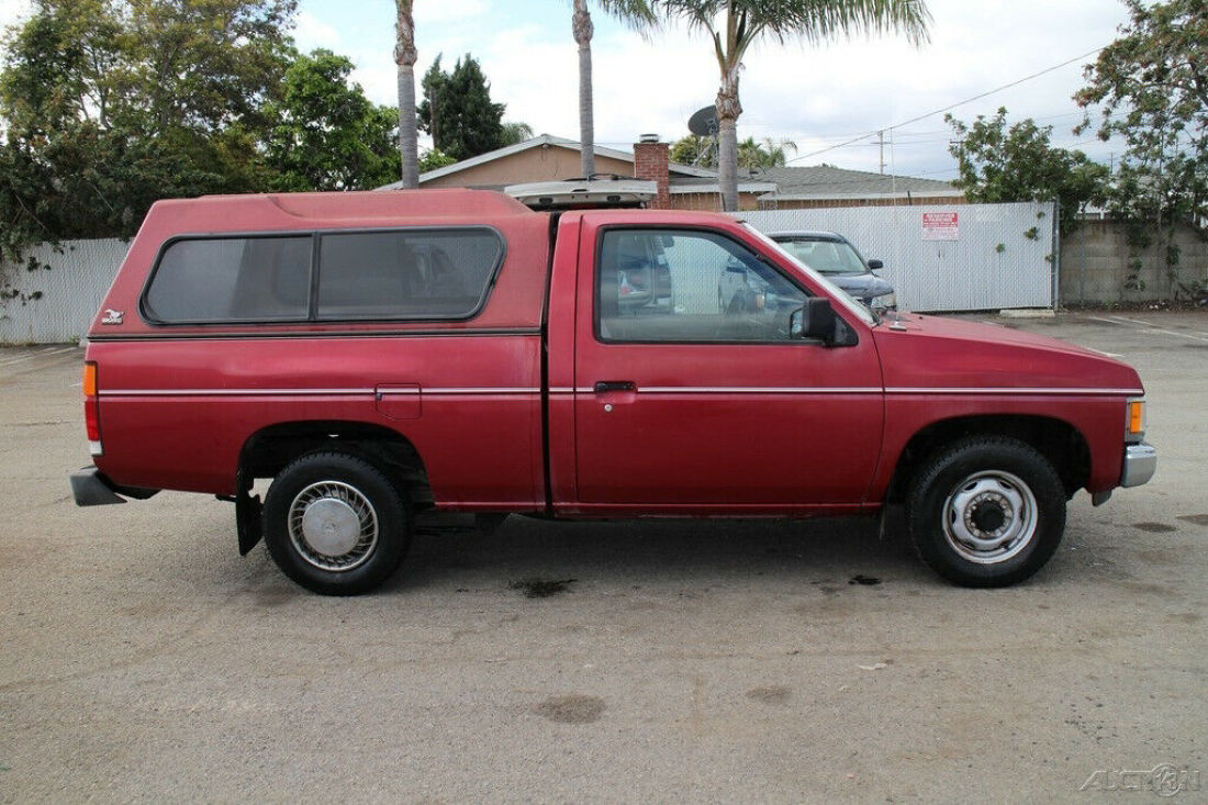 1990 Nissan Truck - photo 6