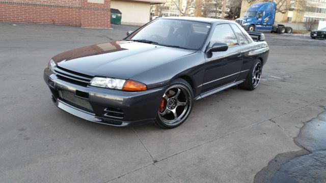 1990 Nissan Skyline GT-R R32 ( 1989 1991 1992 Godzilla GTR) 1980 Nissan GT-R