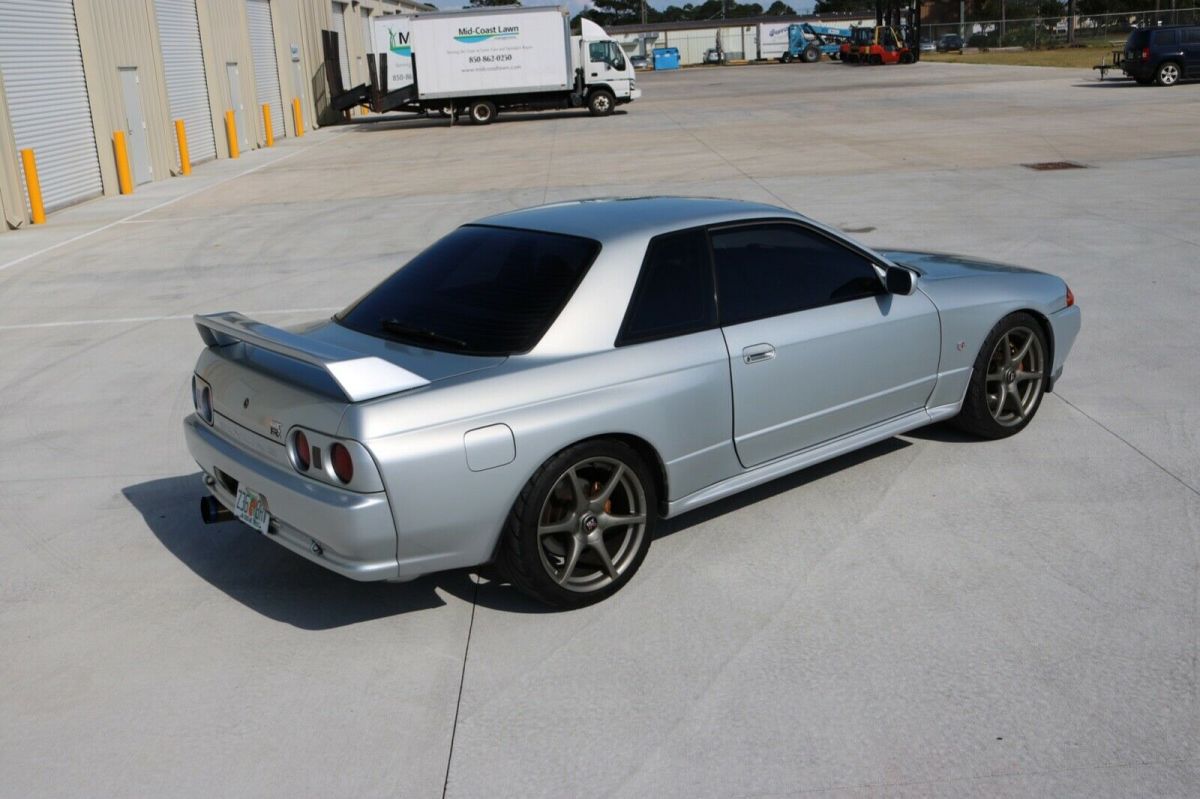 1990 Nissan GT-R - photo 2