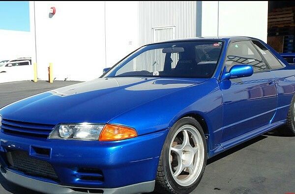 1990 Nissan Skyline GTR R32 Bayside Blue 1980 Nissan GT-R GTR