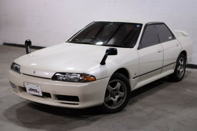 1990 Nissan Skyline GTS4 88,521 Miles beige coupe RB20DET R32 Sedan AWD 1990 Nissan GT-R