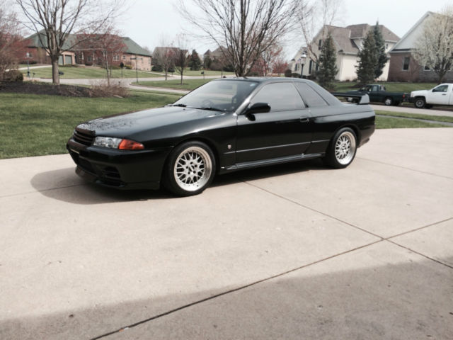1990 NISSAN SKYLINE R32 GTR , AWD, RB26DETT, NISMO, 5 spd , twin turbo,BLACK 1990 Nissan GT-R
