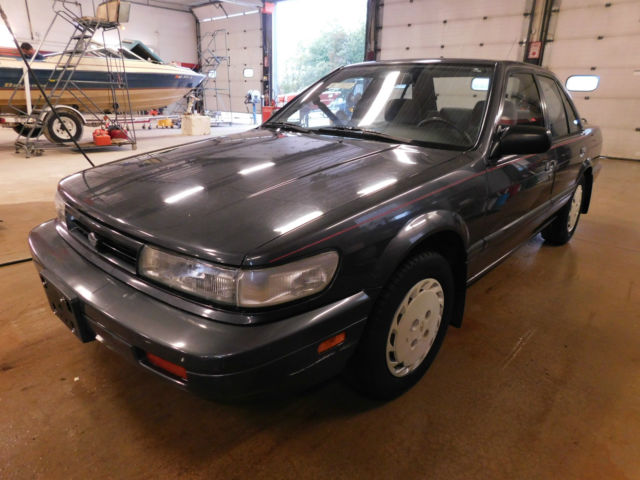 1990 Nissan Stanza XE - photo 2