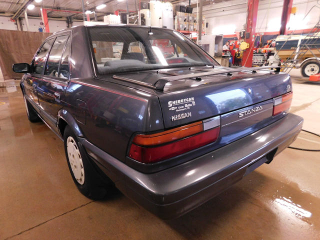 1990 Nissan Stanza XE - photo 3