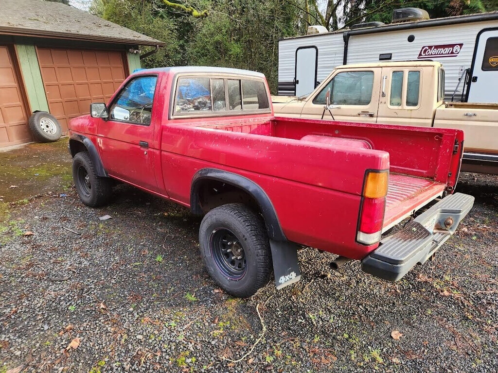 1990 Nissan Truck - photo 2