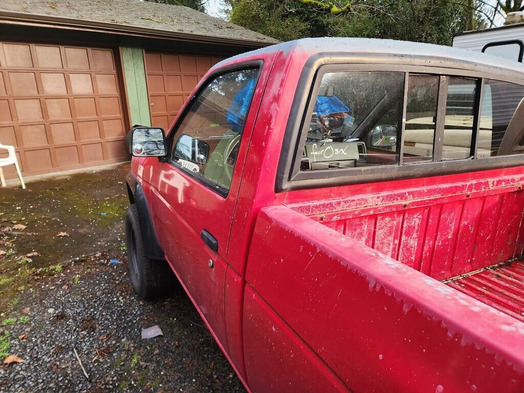 1990 Nissan Truck - photo 4