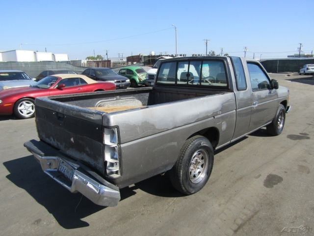 1990 Nissan Truck SE V6 - photo 5