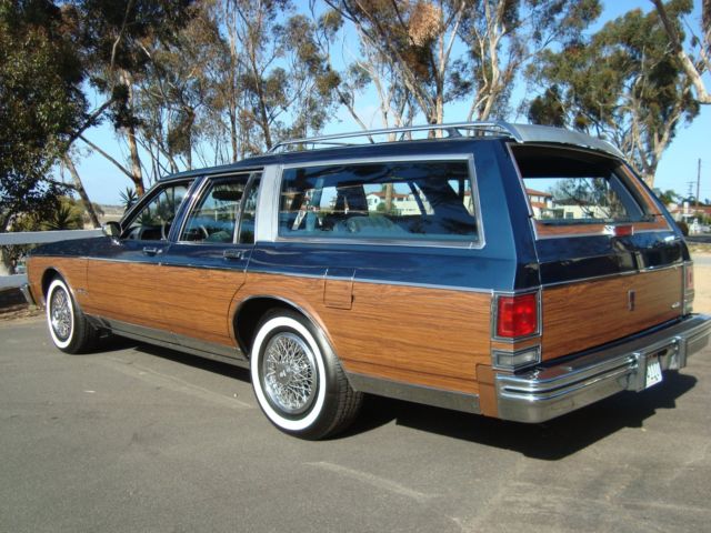 1990 Oldsmobile Custom Cruiser - photo 3