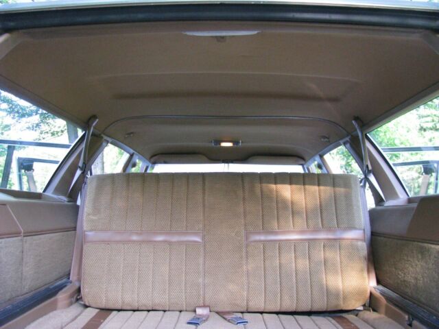 1990 Oldsmobile Custom Cruiser - photo 8