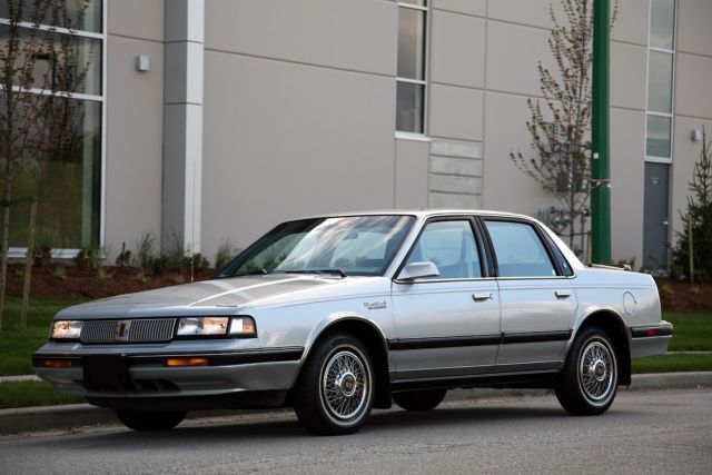 1990 Oldsmobile Cutlass S - photo 2