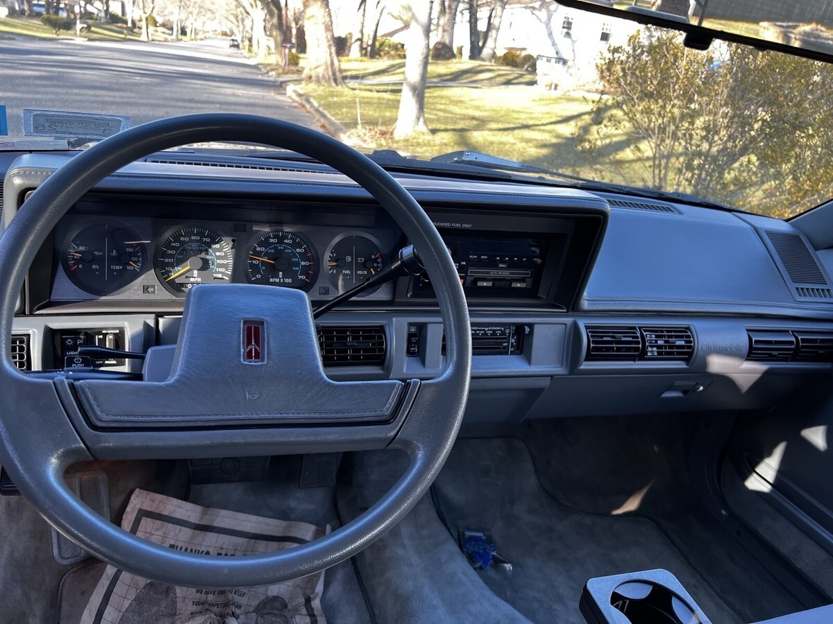 1990 Oldsmobile Cutlass SL - photo 9