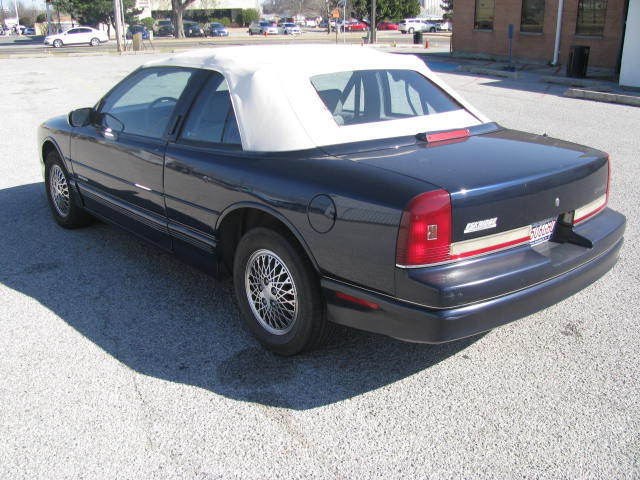 1990 Oldsmobile Cutlass Base Convertible 2-Door - photo 3