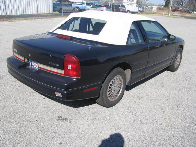 1990 Oldsmobile Cutlass Base Convertible 2-Door - photo 5