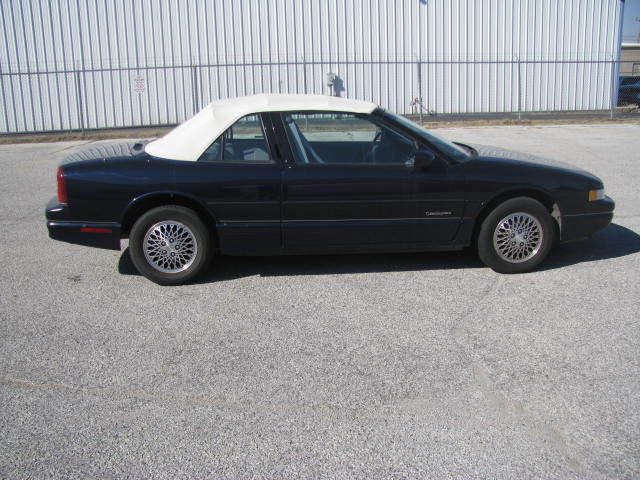 1990 Oldsmobile Cutlass Base Convertible 2-Door - photo 6