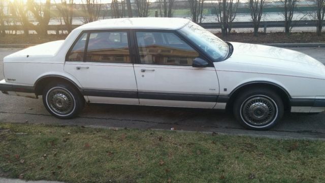 1990 Oldsmobile Eighty-Eight - photo 2