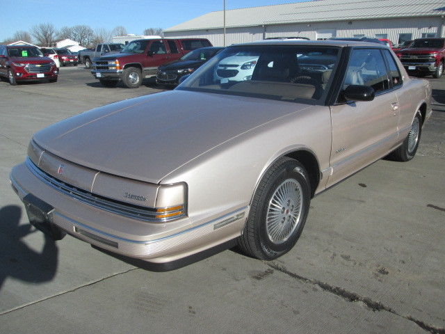 1990 Oldsmobile Toronado - photo 2
