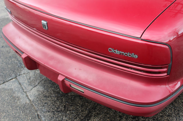 1990 Oldsmobile Toronado Trofeo Coupe 2-Door - photo 6