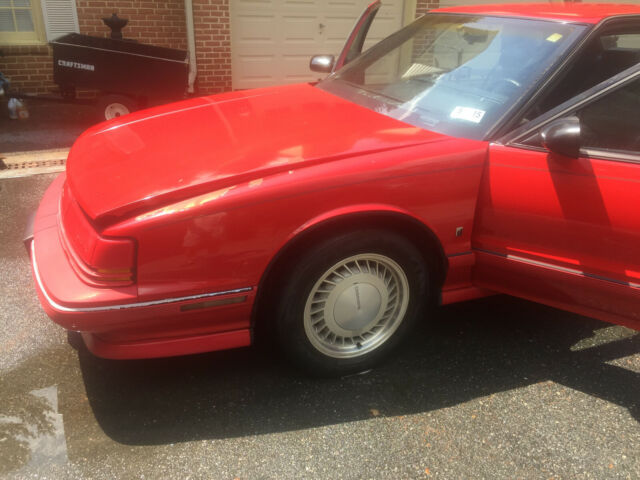 1990 Oldsmobile Toronado Trofeo with VIC touch screen display 1990 Oldsmobile Toronado Black Leather