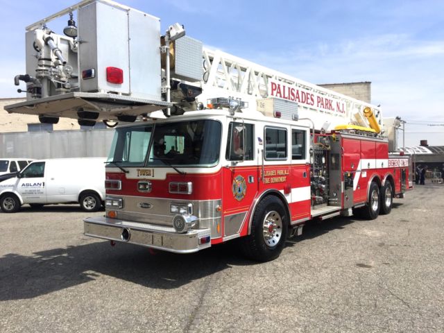 1990 PIERCE ARROW AERIAL LADDER TRUCK OVER $160,000 SERVICE LAST 2 YEARS 1990 Other Makes PIERCE ARROW FIRETRUCK