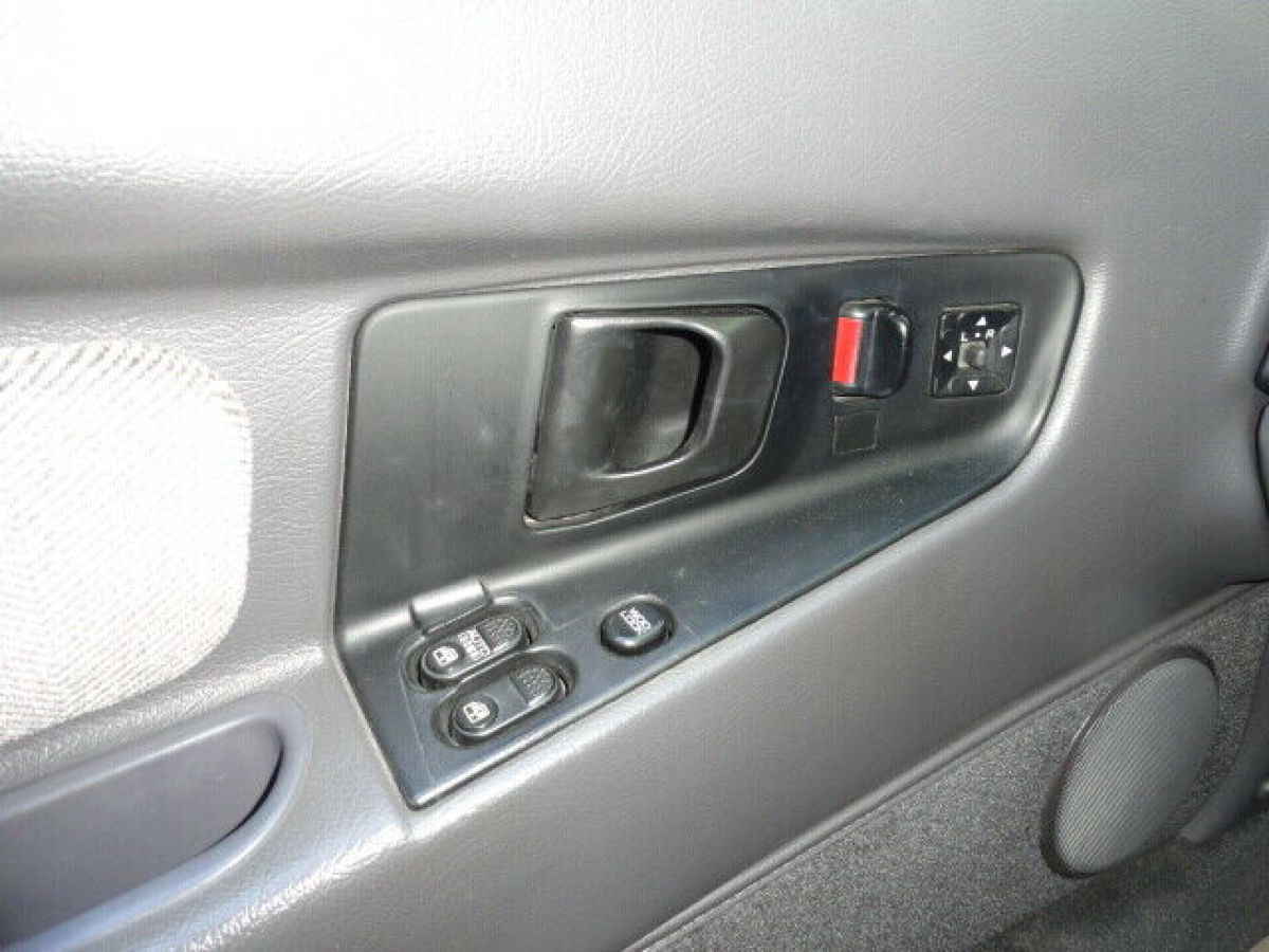 1990 Plymouth Duster - photo 12