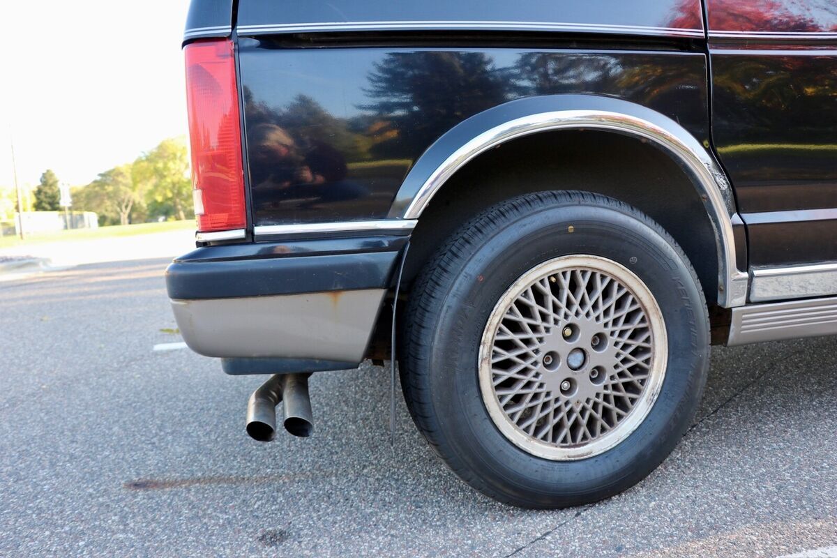 1990 Plymouth Voyager LX - photo 12