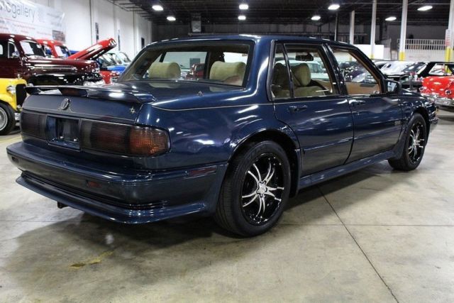 1990 Pontiac Bonneville -- - photo 5