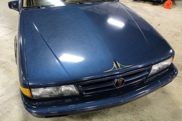 1990 Pontiac Bonneville -- - photo 9