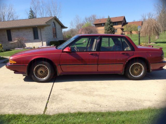 1990 Pontiac Bonneville SSE - 35K miles - Original Owner - Non Smoker - Mint! 1990 Pontiac Bonneville