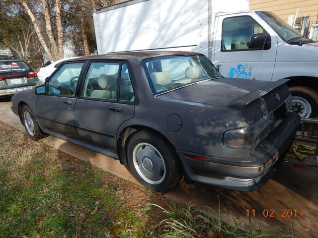 1990 Pontiac Bonneville SSE - photo 8