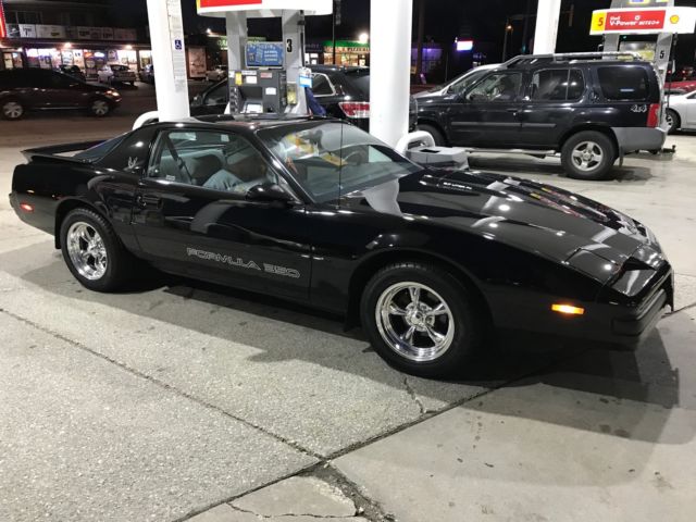 1990 Pontiac Firebird Formula 350 WS6 Low Mile Survivor Black Super Condition ! 1990 Pontiac Firebird Formula 350