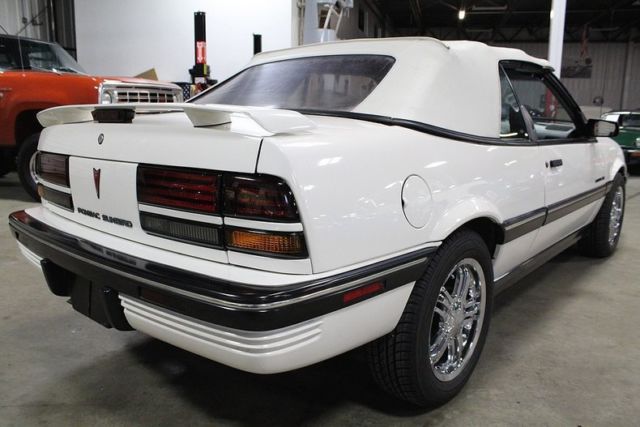 1990 Pontiac Sunbird -- - photo 6