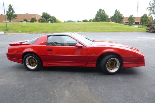 1990 Pontiac Trans Am GTA 1 OF 78 LOW MILES - photo 2