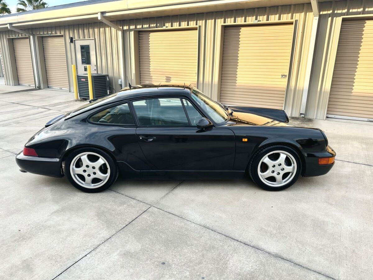 1990 Porsche 911 Coupe C4 - photo 2