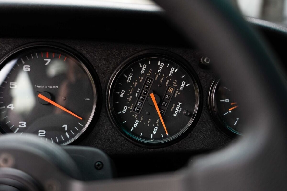 1990 Porsche 911 Carrera 2 2dr Coupe - photo 8