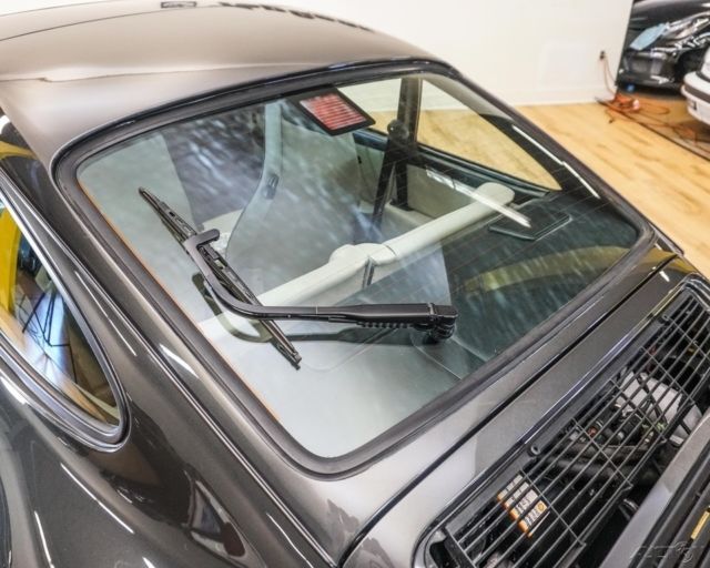 1990 Porsche 911 Carrera 2 Coupe Manual - photo 7