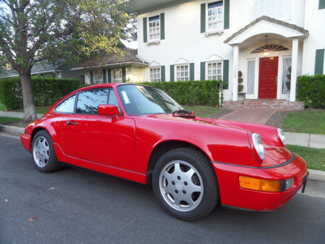 1990 Porsche 911 Carrera 4 Coupe Red/Black Original paint impeccable. 1990 Porsche 911