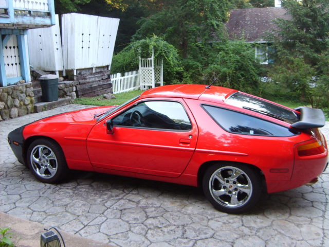 1990 Porsche 928 S4... Guards Red with FULL Black leather interior 1990 Porsche 928 2 door S4