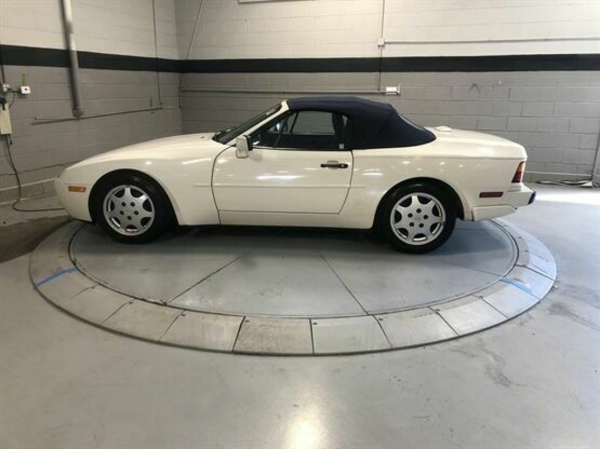 1990 Porsche 944 S2 2dr Convertible - photo 2